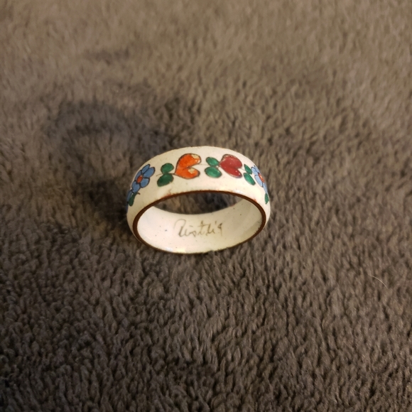Sweet Vintage Enamel Painted Ring Size 5.5 Signed - Picture 5 of 7